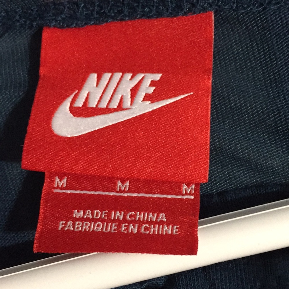 Nike Top - Picture 7 of 7